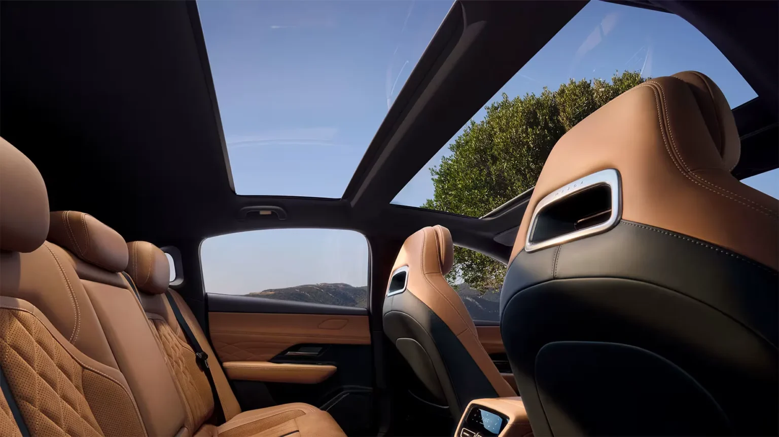 mazda6e_panorama_teto