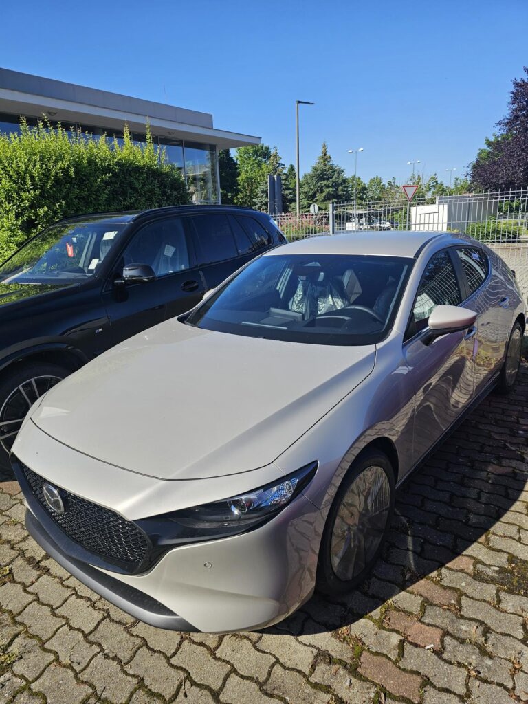 MAZDA 3 Hatchback 2.5 e-Skyactiv Centre-Line
