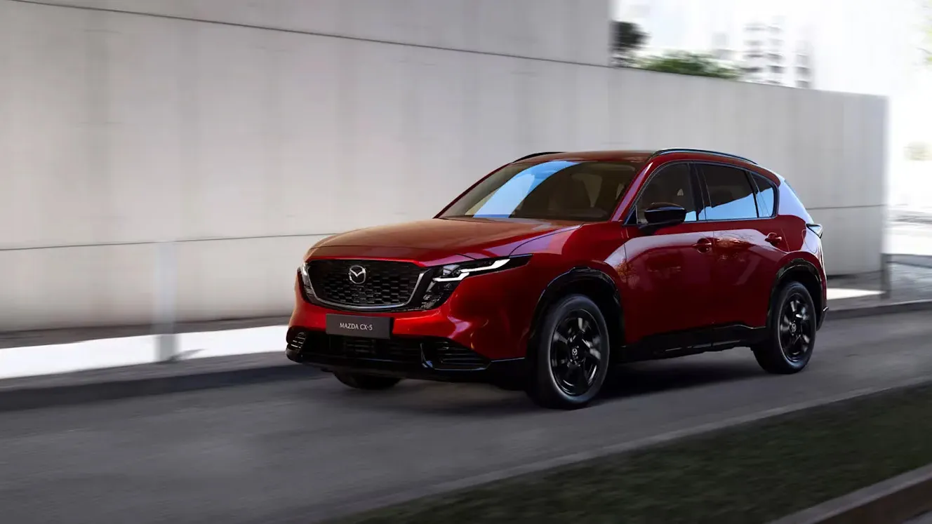 Mazda CX-5 2026 az úton menetközben oldalról fotózva