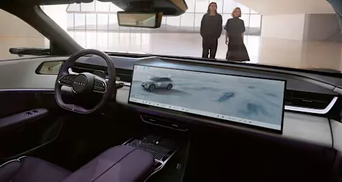 Mazda CX-6e belső tér széles digitális kijelzővel és modern műszerfallal