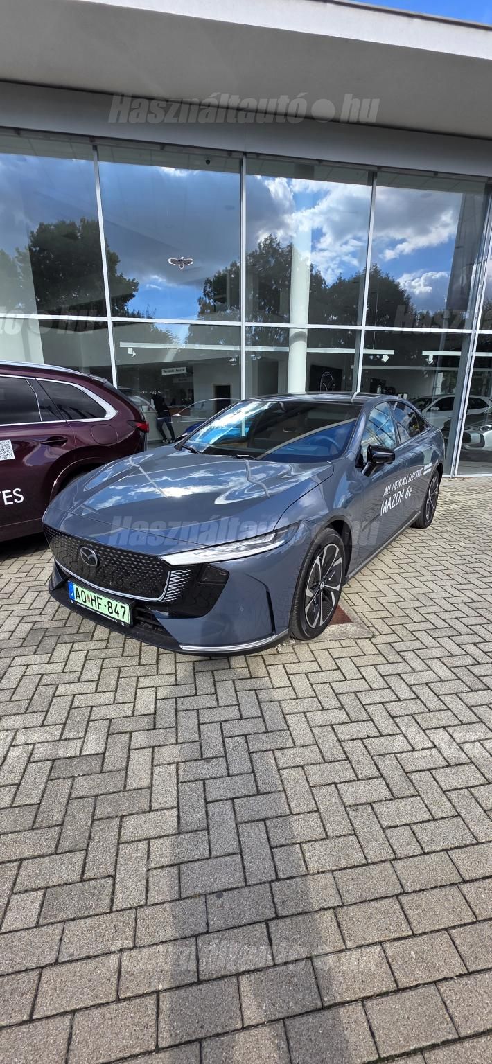 Mazda6e 5HB EV 258hp 1AT RWD Takumi Plus Polymetal Grey Tesztautó