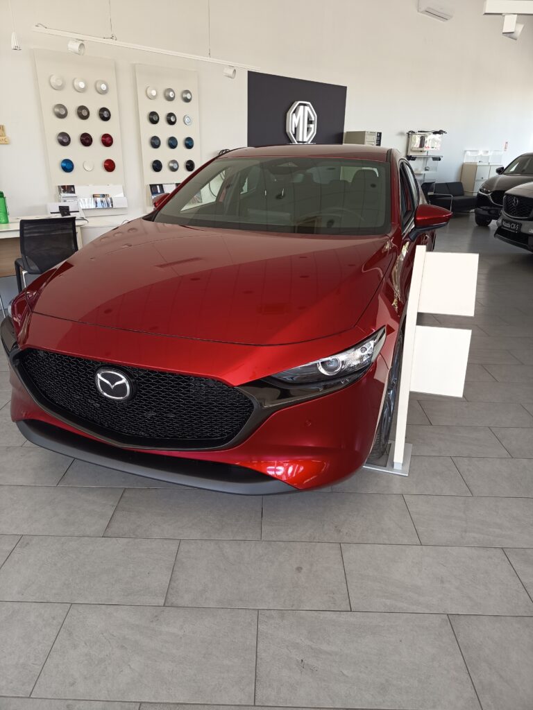 Mazda3 5HB 2.5L e-SKYACTIV G 140ps 6AT FWD Centre-line Soul Red Crystal